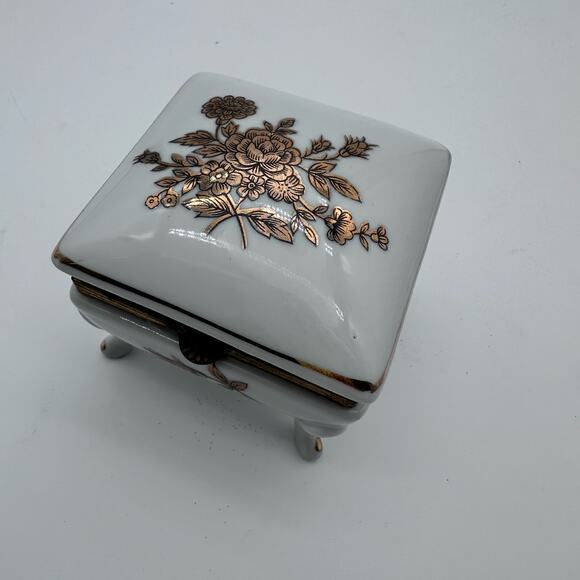 VTG Kalk German Golded Flower Porcelain Trinket Handmade Box C1955 Footed *READ - Picture 5 of 16